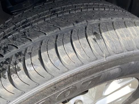 Used 2023 Jeep Grand Cherokee Limited AWD/4WD image 23