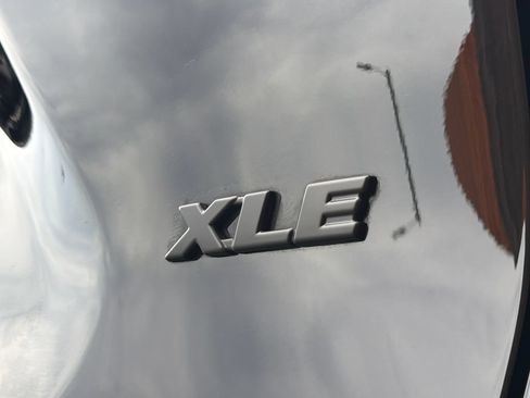 Used 2025 Toyota RAV4 XLE FWD image 17