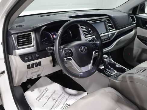 Used 2019 Toyota Highlander Limited AWD/4WD image 15