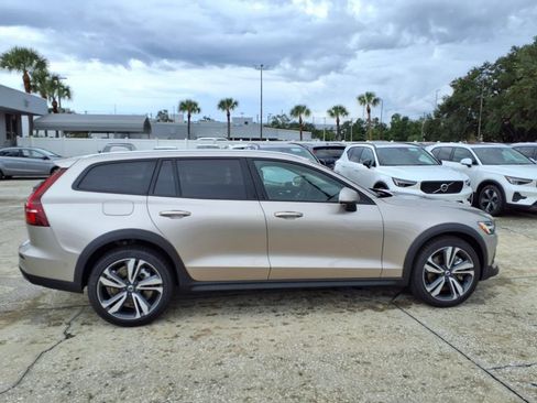 New 2026 Volvo V60 B5 Cross Country Plus w/ Protection Package Premier image 8