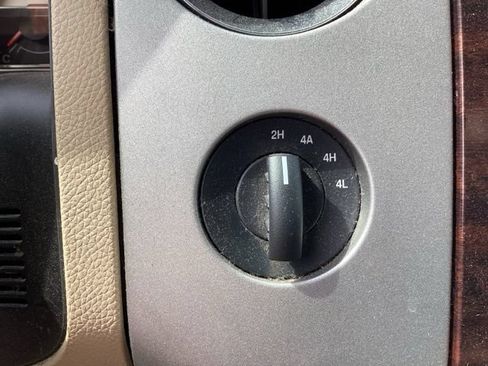 Used 2012 Ford Expedition XLT AWD/4WD image 26