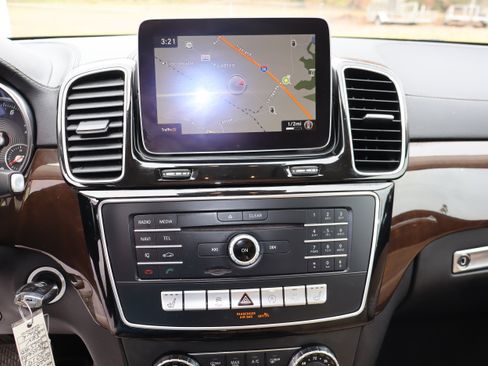 Used 2019 Mercedes-Benz GLS 450 4MATIC image 17