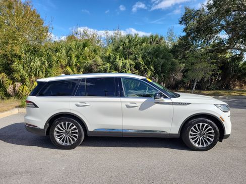 Used 2020 Lincoln Aviator Reserve w/ Equipment Group 201A image 3