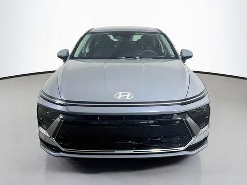 Used 2025 Hyundai Sonata SEL FWD image 2