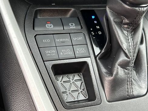 Used 2024 Toyota RAV4 LE AWD/4WD image 29