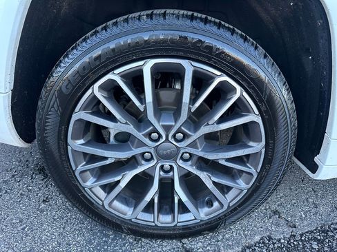 Used 2023 Jeep Grand Cherokee L Summit image 40