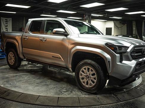 Used 2024 Toyota Tacoma SR5 image 5