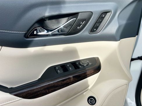 Used 2022 GMC Acadia Denali w/ Denali Ultimate Package image 18