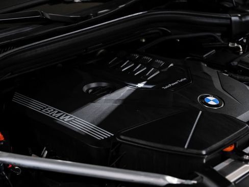 Used 2025 BMW X4 xDrive30i image 56