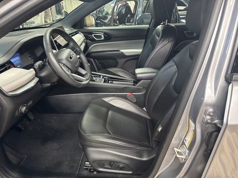 Used 2024 Jeep Compass Limited image 13