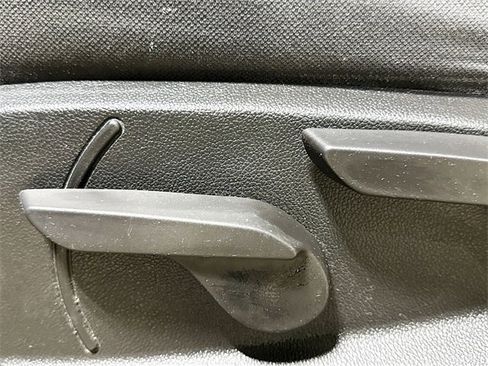 Used 2018 Chevrolet Silverado 1500 LT image 15