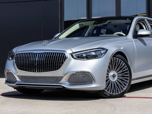 Used 2024 Mercedes-Benz Maybach S 680 4MATIC image 3