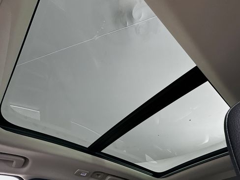 Used 2023 Volvo XC90 B6 Plus image 25