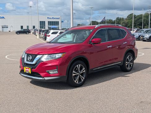 Used 2017 Nissan Rogue SL AWD/4WD image 3