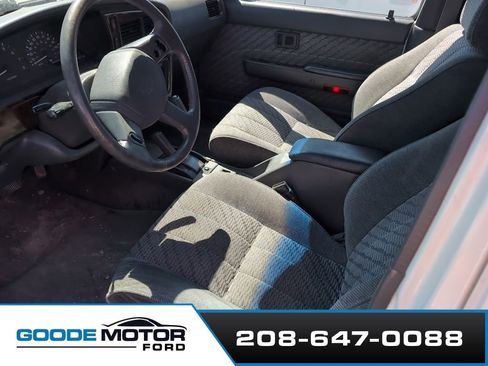 Used 1995 Toyota 4Runner SR5 AWD/4WD image 3