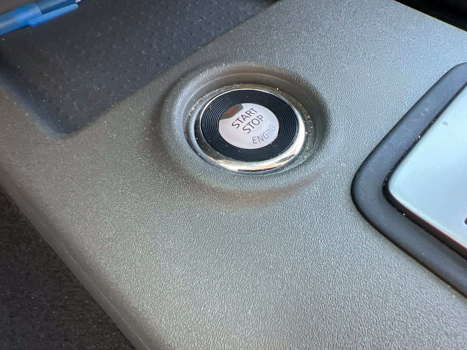 Used 2020 Nissan Frontier SV RWD image 18