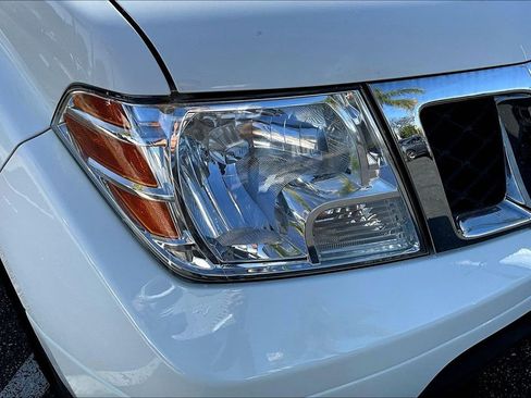 Used 2019 Nissan Frontier SV image 22