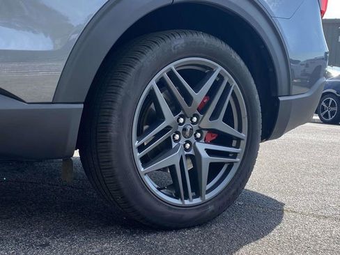 Certified 2025 Ford Explorer ST-Line w/ Premium Package image 11