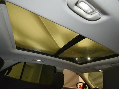 Used 2022 Buick Envision Essence w/ Technology Package II image 17