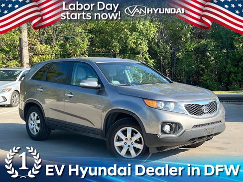 Used 2013 Kia Sorento LX w/ Value Pkg FWD image 1