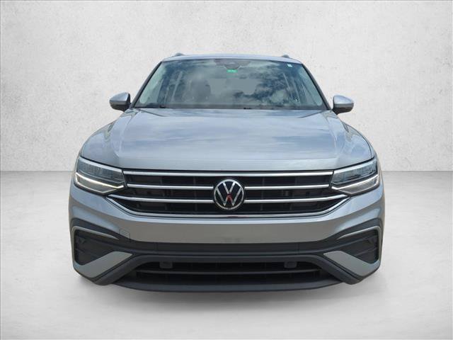 Used 2022 Volkswagen Tiguan SE FWD image 2