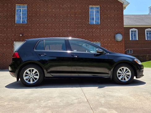 Used 2016 Volkswagen Golf S FWD image 4