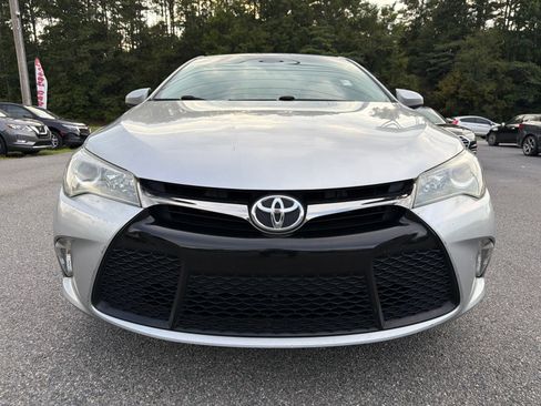Used 2017 Toyota Camry SE FWD image 2