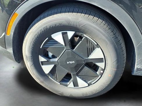 Used 2026 Kia Sportage LX FWD image 18