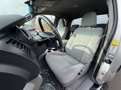 Used 2011 Toyota Tacoma 4x4 Access Cab w/ SR5 Pkg #2 image 14