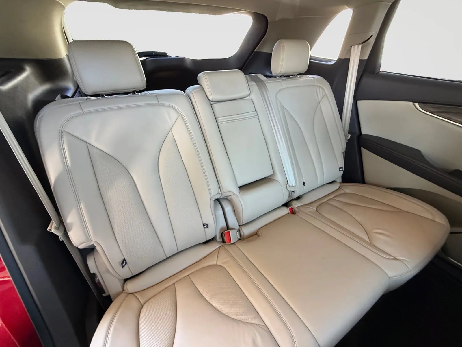 Used 2017 Lincoln MKX Select w/ Select Plus Package AWD/4WD image 18