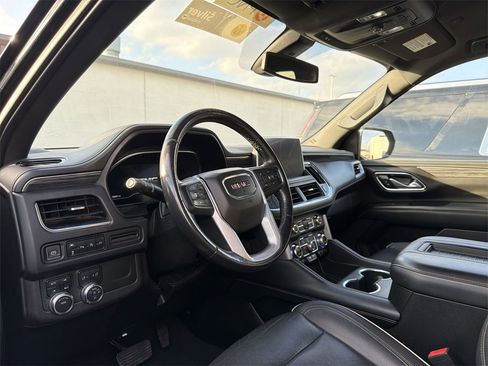 Used 2022 GMC Yukon XL SLT image 7
