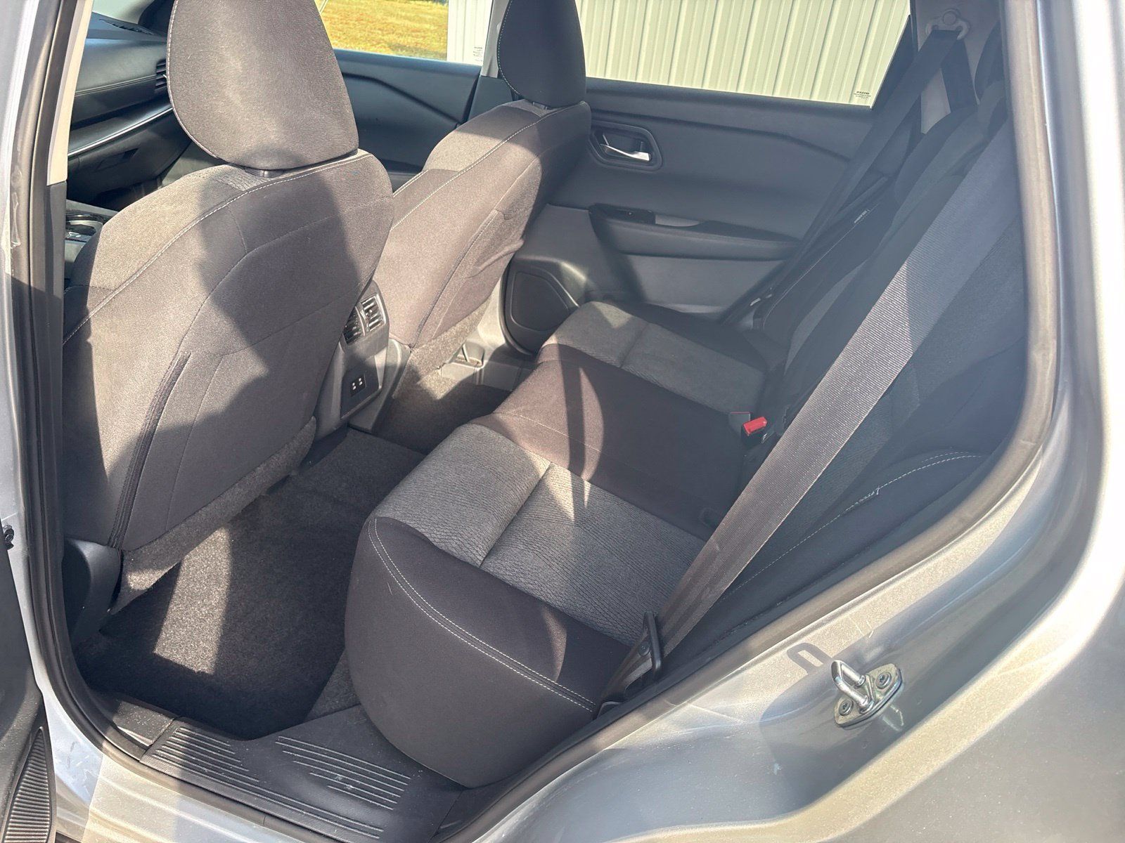 Used 2024 Nissan Rogue SV AWD/4WD image 10