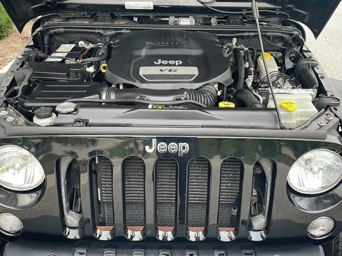 Used 2017 Jeep Wrangler Unlimited Sport AWD/4WD image 34