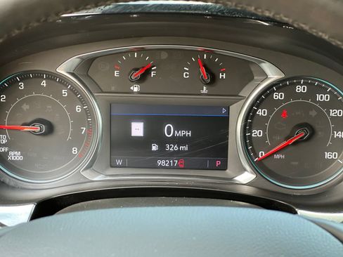 Used 2023 Chevrolet Traverse RS AWD/4WD image 23