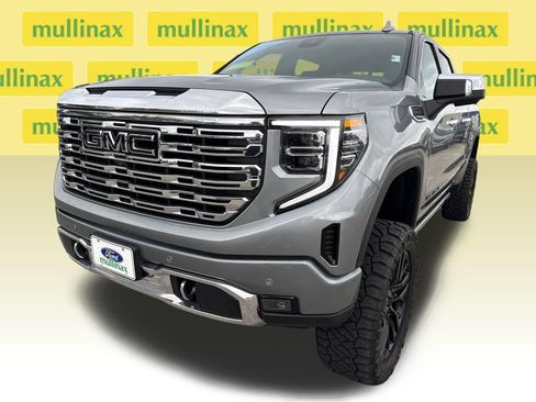 Used 2023 GMC Sierra 1500 Denali w/ Denali Reserve Package AWD/4WD image 10
