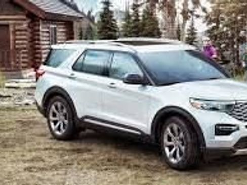 Used 2020 Ford Explorer XLT w/ Equipment Group 202A AWD/4WD image 1