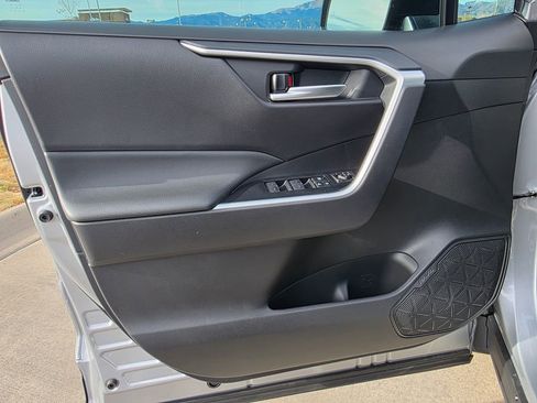 Used 2025 Toyota RAV4 XLE image 20