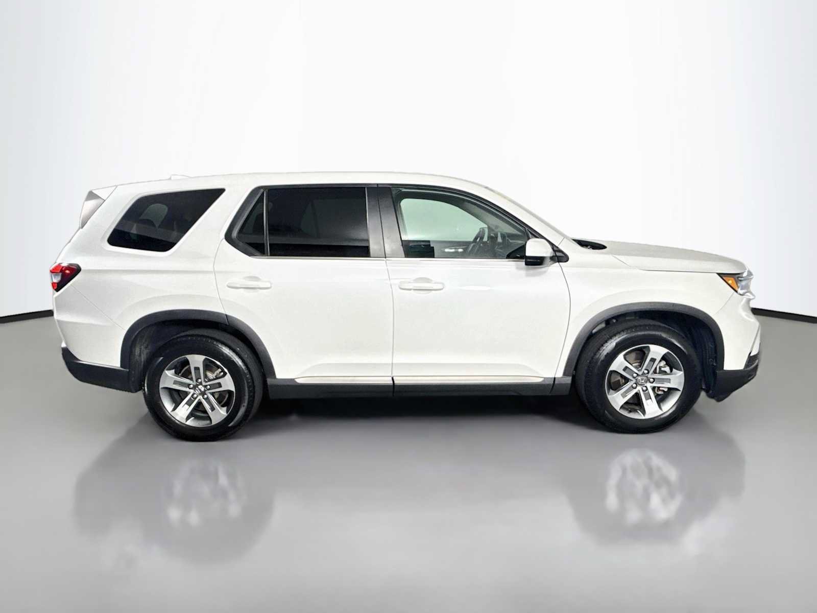 Used 2024 Honda Pilot EX-L image 8