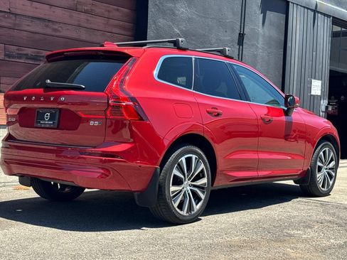 Used 2022 Volvo XC60 B5 Momentum w/ Advanced Package AWD/4WD image 2