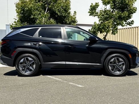 Used 2025 Hyundai Tucson SEL FWD image 3