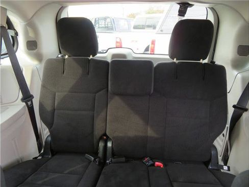 Used 2018 Dodge Grand Caravan SE w/ UConnect Hands-Free Group image 5