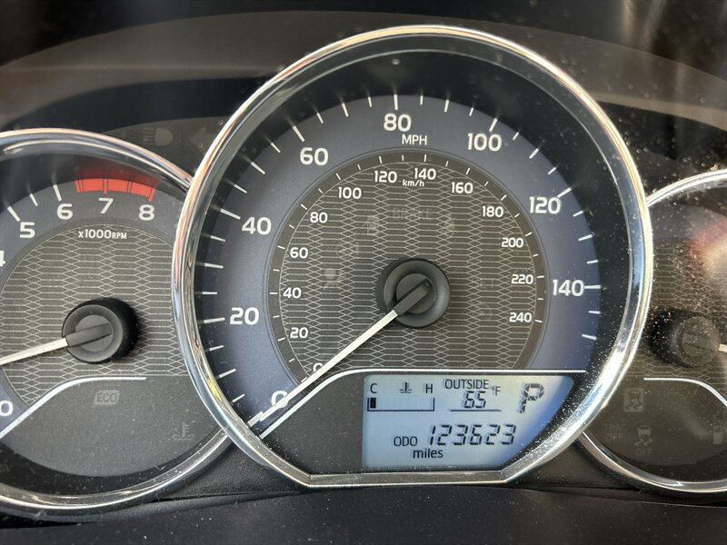 Used 2015 Toyota Corolla LE FWD image 14