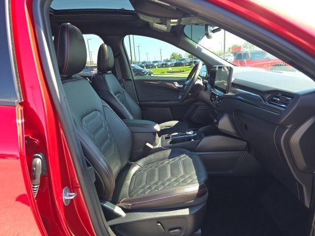 Used 2024 Ford Escape ST-Line Elite w/ Premium Technology Package AWD/4WD image 18