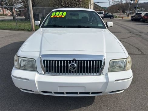 Used 2010 Mercury Grand Marquis LS image 3