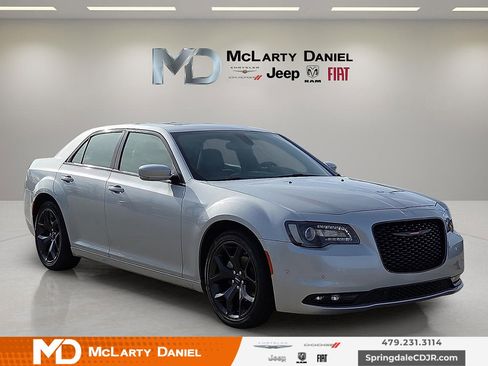 Used 2023 Chrysler 300 S image 1