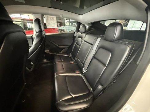 Used 2023 Tesla Model Y Long Range image 18