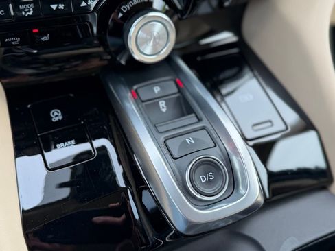 Used 2023 Acura MDX SH-AWD w/ Technology Package image 15