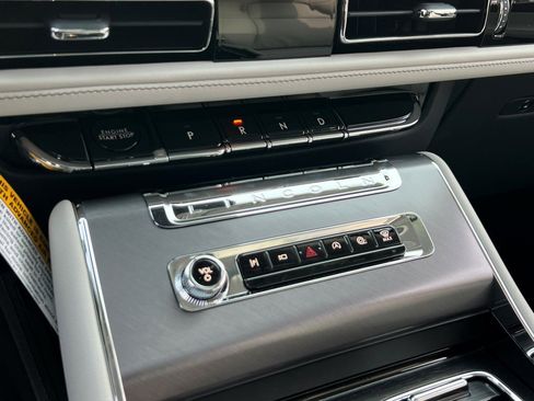 New 2026 Lincoln Aviator AWD w/ Jet Appearance Package image 20