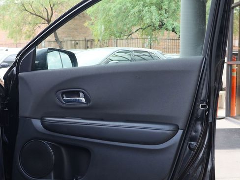 Used 2021 Honda HR-V Sport image 32