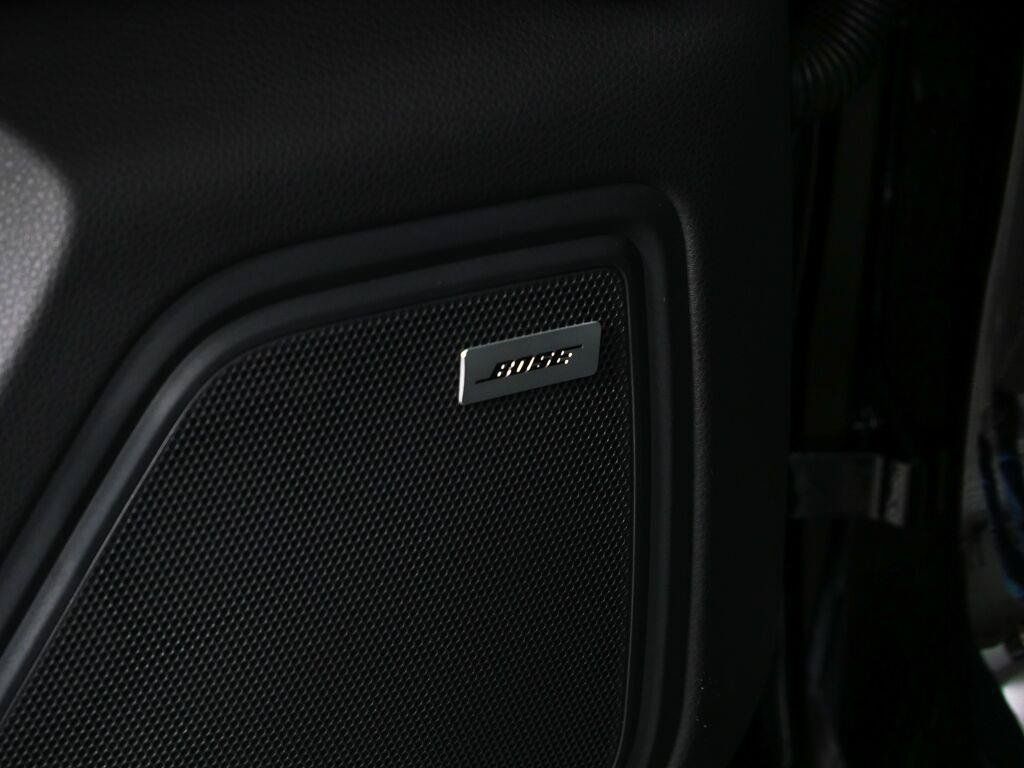 Certified 2026 Porsche Macan AWD/4WD image 7